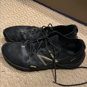 New Balance Men's Black Athletic Shoes